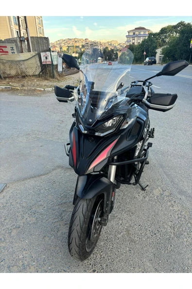 MOTOCAM QJ SRT 800 Siperlik Ön Cam 2023-2025 Model 61cm Şeffaf Renkli 4mm UZUN CAM - Resim 3