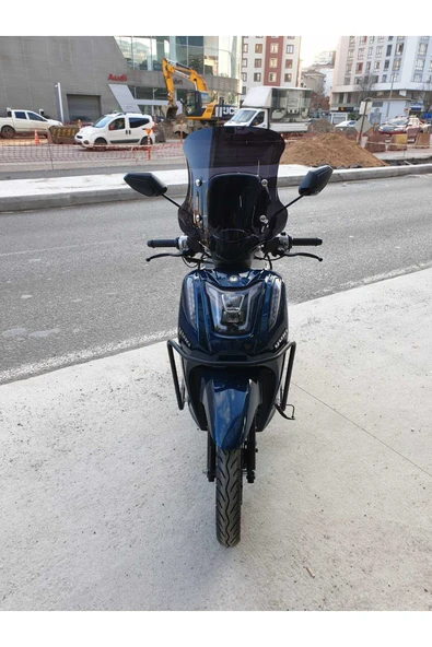 MOTOCAM Yuki Gentle 50 110 Siperlik Ön Cam 2025 Model 44cm Siyah Renkli 4mm APARATSIZDIR ürün görseli