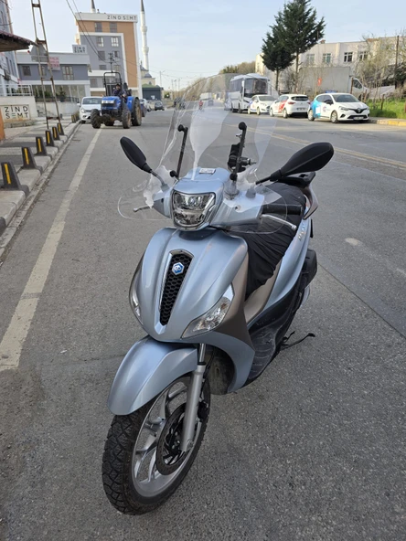 MOTOCAM Piaggio Medley S 150 Ön Cam 2021-2025 Model 56cm Şeffaf Renkli Elcikli APARATSIZDIR - Resim 3