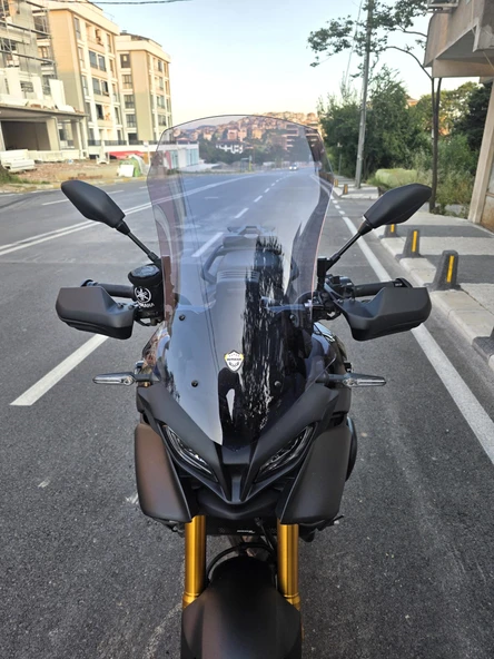 MOTOCAM Yamaha Tracer 900 Siperlik Ön Cam 2023-2025 Model 61cm Füme Renkli 4mm ürün görseli