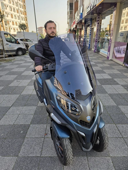 MOTOCAM Piaggio MP3 530 Siperlik Ön Cam 2023-2025 Model 72cm Füme Renkli 4mm UZUN CAM - Resim 3