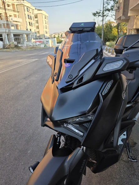 MOTOCAM Yamaha Xmax 250 Siperlik Ön Cam 2023-2025 Model 36cm Füme Renkli 4mm KISA SPOR CAM - Resim 3