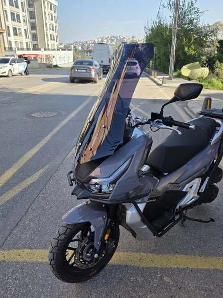 MOTOCAM RKS Freccia 150 Siperlik Ön Cam 2022-2025 Model 75cm Siyah Renkli 4mm UZUN CAM - Resim 3