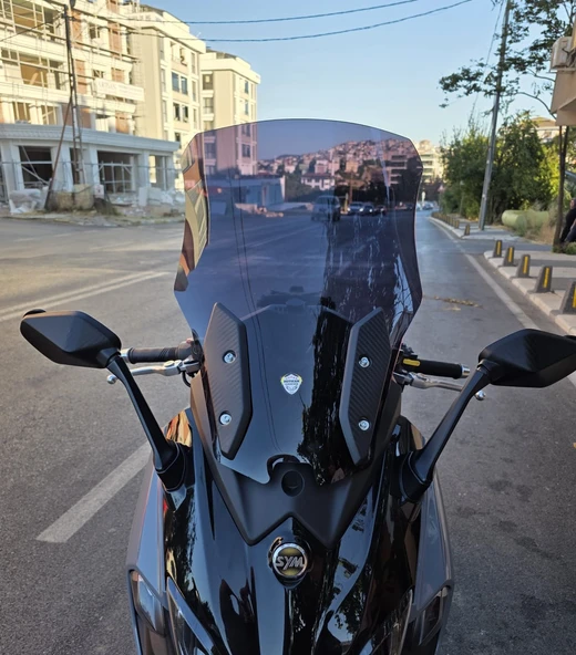 MOTOCAM Sym Maxsym TL 508 Siperlik Ön Cam 2022-2025 Model 65cm Siyah Renkli 4mm - 1