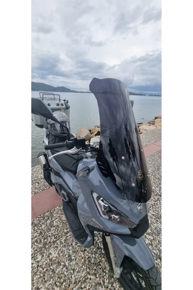 MOTOCAM Yuki Xway 125 Siperlik Ön Cam 2023-2025 Model 65cm Siyah Renkli 4mm ORTA BOYLU - Resim 3