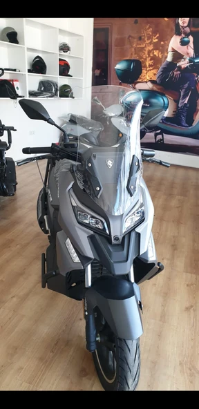 MOTOCAM Motolüx RT2 Ragner Siperlik Ön Cam 2023-2025 Model 56cm Şeffaf Renkli 4mm UZUN CAM ürün görseli