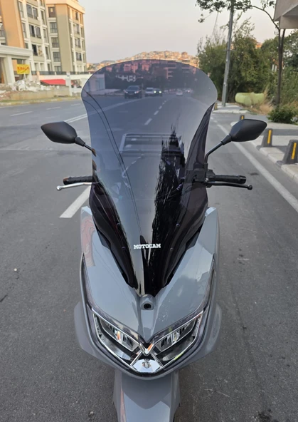 MOTOCAM Motolüx MCX 125 Siperlik Ön Cam 2024-2025 Model 68cm Siyah Renkli 4mm ürün görseli