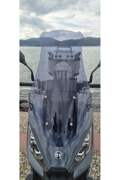 MOTOCAM Yuki Xway 125 Siperlik Ön Cam 2023-2025 Model 65cm Füme Renkli 4mm ORTA BOYLU CAM ürün görseli