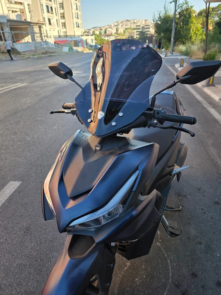 MOTOCAM Revolt RSX3 Siperlik Ön Cam 2022-2025 Model 43cm Siyah Renkli SPORTİF - Resim 3