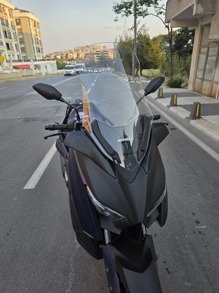 MOTOCAM Yamaha Xmax 250 Siperlik Ön Cam 2018-2022 Model 65cm Şeffaf Renkli 4mm  UZUN CAM - Resim 2