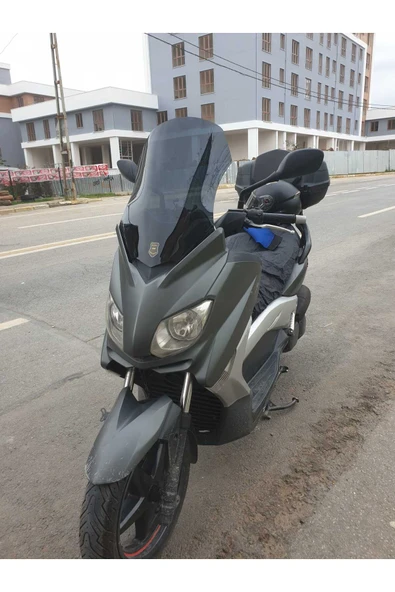 MOTOCAM Yamaha Xmax 250 Siperlik Ön Cam 2011-2013 Model 55cm Siyah Renkli 4mm KISA SPOR CAM - Resim 2