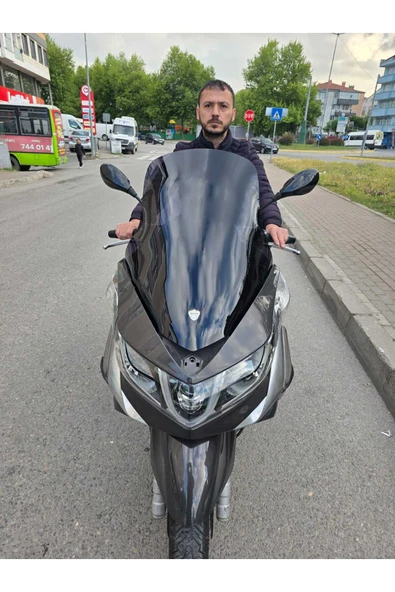 MOTOCAM Piaggio X10 Siperlik Ön Cam 2011-2017 Model 73cm Siyah Renkli 4mm - Resim 3