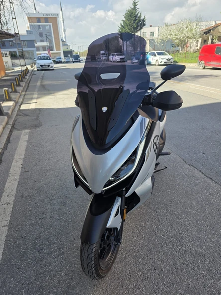 MOTOCAM Zontes ZT 250 T-E Siperlik Ön Cam 2023-2025 Model 73cm Siyah Renkli 4mm - Resim 3