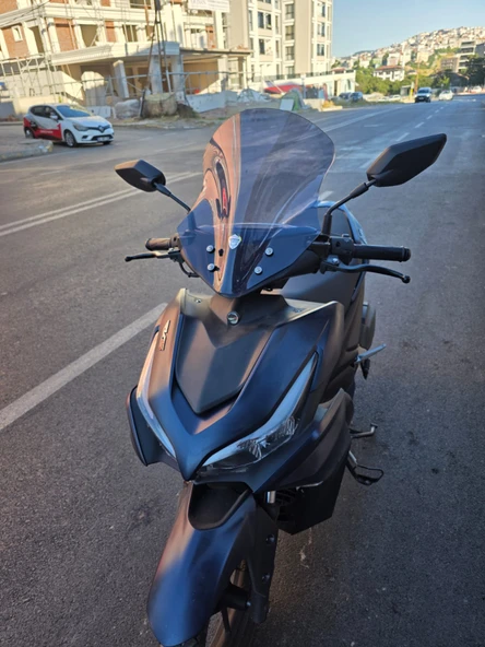 MOTOCAM Motolüx IST 34  Siperlik Ön Cam 2025 Model 43cm Füme Renkli 4mm KISA SPORTİF - Resim 3