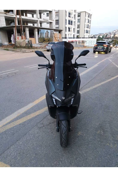MOTOCAM Yuki Vampire 125 Siperlik Ön Cam 2023-2025 Model 72cm Siyah Renkli 4mm ürün görseli