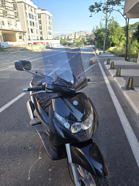 MOTOCAM Piaggio Beverly 250 Siperlik Ön Cam 200-2007 Model 44cm Füme Renkli 4mm - Resim 2