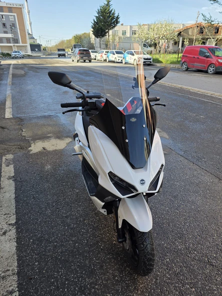 MOTOCAM RKS Vieste 249 Siperlik Ön Cam 2022-2025 Model 78cm Şeffaf Renkli 4mm UZUN CAM - Resim 2