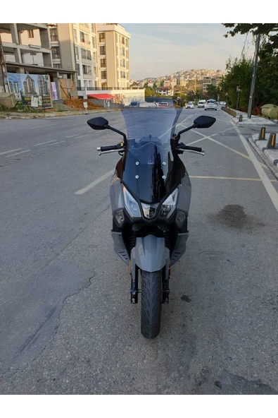 MOTOCAM SYM Joyride 300 Siperlik Ön Cam 2023-2025 Model 65cm Füme Renkli 4mm ORTA BOYLU CAM ürün görseli