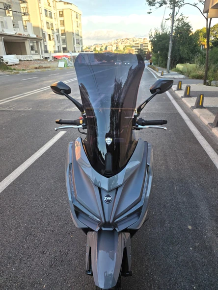 MOTOCAM Sym JET 14 EVO 200 PLUS Siperlik Ön Cam 2023-2025 Model 58cm Siyah Renkli 4mm ürün görseli