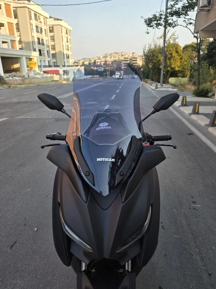 MOTOCAM Yamaha Xmax 250 Siperlik Ön Cam 2018-2022 Model 65cm Füme Renkli 4mm UZUN CAM ürün görseli