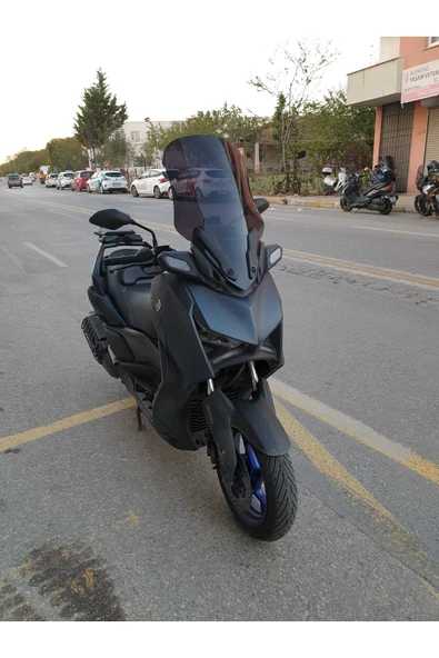 MOTOCAM Yamaha Xmax 250 Siperlik Ön Cam 2023-2025 Model 65cm Füme Renkli 4mm ORTA BOYLU CAM - Resim 2