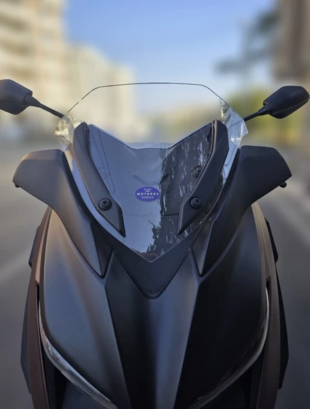 MOTOCAM Yamaha Xmax 250 Siperlik Ön Cam 2018-2022 Model 36cm Şeffaf Renkli 4mm ORİJİNAL BOYLU ürün görseli