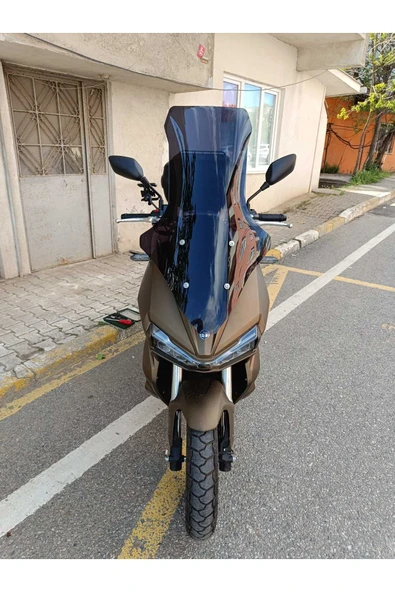 MOTOCAM Yuki Adventure 150 Siperlik Ön Cam 2023-2025 Model 78cm Siyah Renkli 4mm UZUN CAM ürün görseli