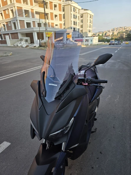 MOTOCAM Yamaha Xmax 250 Siperlik Ön Cam 2018-2022 Model 65cm Füme Renkli 4mm UZUN CAM - Resim 3