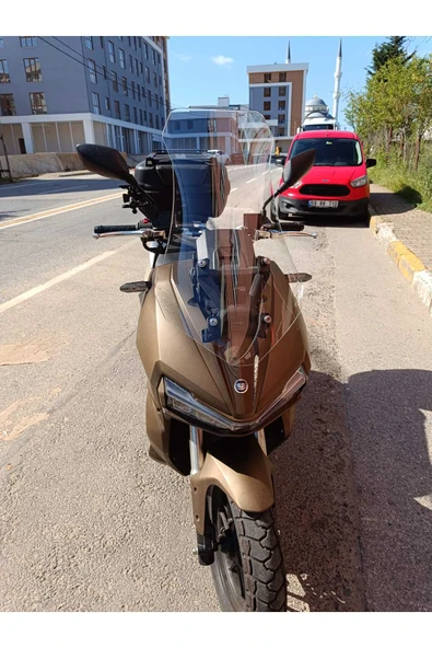 MOTOCAM Yuki Adventure 150 Siperlik Ön Cam 2023-2025 Model 55cm Şeffaf Renkli 4mm KISA SPOR CAM ürün görseli