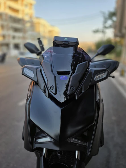 MOTOCAM Yamaha Xmax 250 Siperlik Ön Cam 2023-2025 Model 36cm Siyah Renkli 4mm KISA SPOR CAM - 1