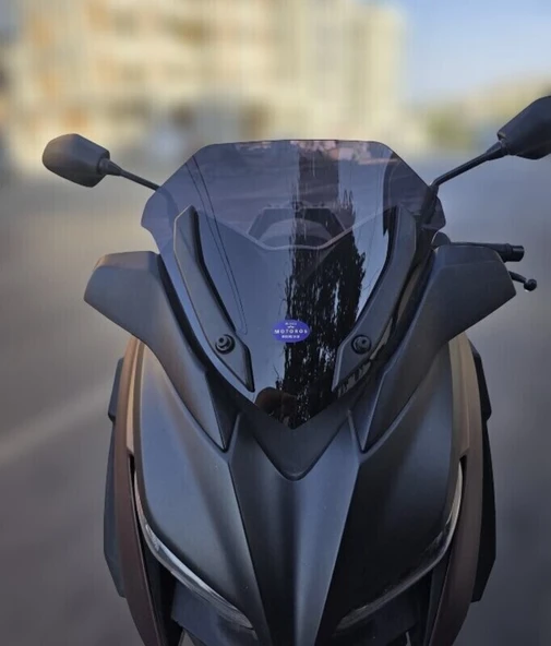 MOTOCAM Yamaha Xmax 250 Siperlik Ön Cam 2018-2022 Model 36cm Siyah Renkli 4mm ORİJİNAL BOYLU ürün görseli