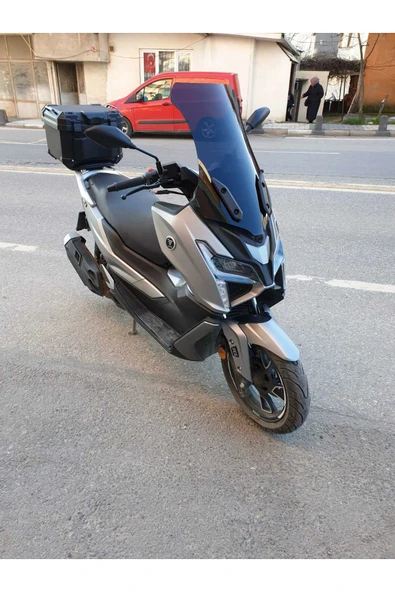 MOTOCAM Voge SR1 Siperlik Ön Cam 2023-2025 Model 72cm Siyah Renkli 4mm UZUN CAM - Resim 3