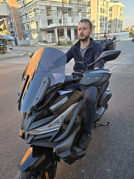 MOTOCAM Voge SR4 Siperlik Ön Cam 2022-2025 Model 54cm Siyah Renkli 4mm ORİJİNAL BOYLU - Resim 2