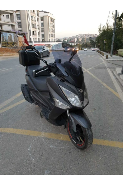 MOTOCAM SYM Joymax 250 İ Siperlik Ön Cam 2015-2016 Model 65cm Füme Renkli 4mm APARATSIZDIR - Resim 2