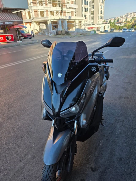 MOTOCAM Yamaha Xmax 250 Siperlik Ön Cam 2014-2017 Model 36cm Siyah Renkli 4mm SPORTİF - Resim 3