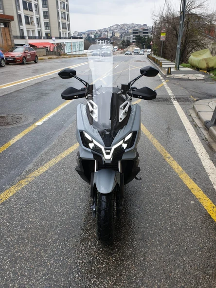 MOTOCAM SYM ADX 300 Siperlik Ön Cam 2024-2025 Model 75cm Şeffaf Renkli 4mm UZUN CAM ürün görseli