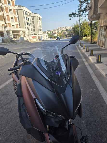 MOTOCAM Yamaha Xmax 250 Siperlik Ön Cam 2018-2022 Model 36cm Şeffaf Renkli 4mm ORİJİNAL BOYLU - Resim 2