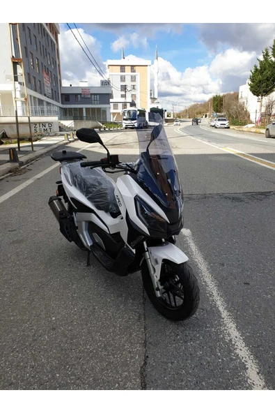 MOTOCAM Volta Apec Apx7 Siperlik Ön Cam 2025 Model 75cm Füme Renkli 4mm UZUN CAM - Resim 3