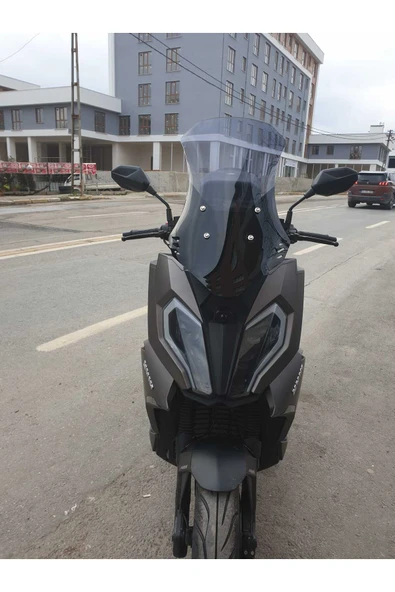 MOTOCAM Yuki Defender Siperlik Ön Cam 2023-2025 Model 63cm Füme Renkli 4mm ürün görseli
