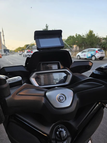 MOTOCAM Yamaha Xmax 250 Siperlik Ön Cam 2023-2025 Model 36cm Şeffaf Renkli 4mm KISA SPOR CAM - Resim 3