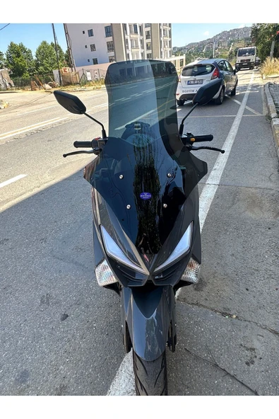 MOTOCAM Volta Apec Apx5 Siperlik Ön Cam 2023-2025 Model 78cm Siyah Renkli 4mm UZUN CAM - 1