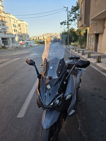 MOTOCAM Sym Maxsym TL 508 Siperlik Ön Cam 2022-2025 Model 65cm Şeffaf Renkli 4mm - Resim 3