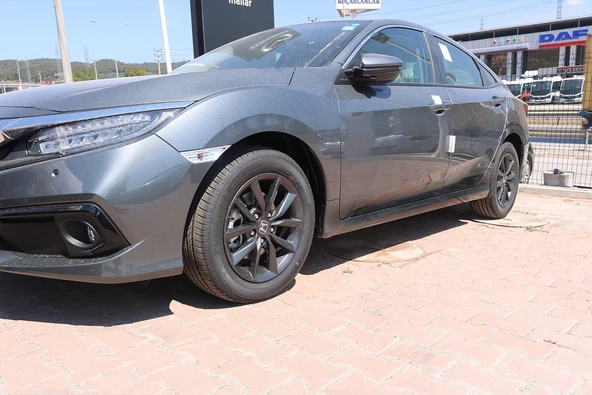 Honda Civic 2016- Yılı ve Sonrası Uyumlu Yan Kapı Alt Çıta 4 Parça - Resim 7