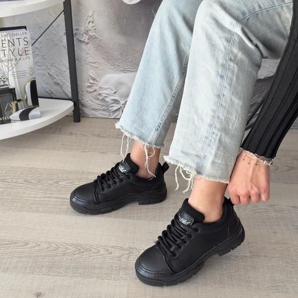 Jule Siyah Cilt Bağcıklı Spor Ayakkabı - 4