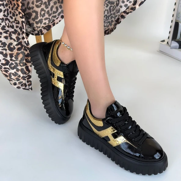 Gesti Siyah Rugan Altın Detaylı Bağcıklı Spor Ayakkabı - Resim 4