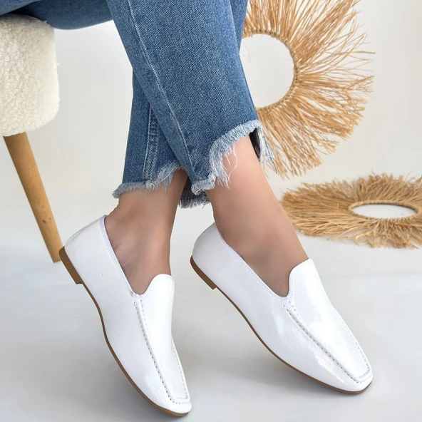 Betra Beyaz Rugan Babet Ayakkabı - Resim 4