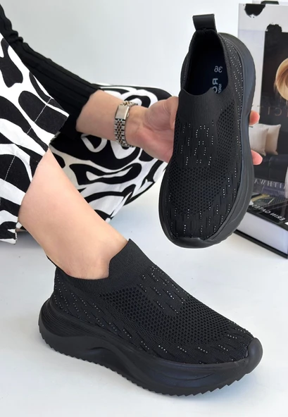 Soord Siyah Triko Boncuk İşlemeli Spor Ayakkabı ürün görseli 1