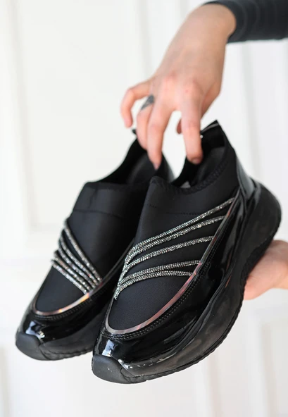 Keita Siyah Rugan Streç Detaylı Siyah Tabanlı Spor Ayakkabı ürün görseli