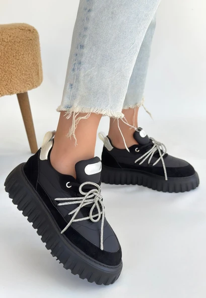 Lemda Siyah Süet Bağcıklı Spor Ayakkabı
