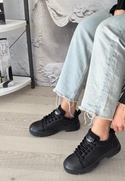 Jule Siyah Cilt Bağcıklı Spor Ayakkabı - 3